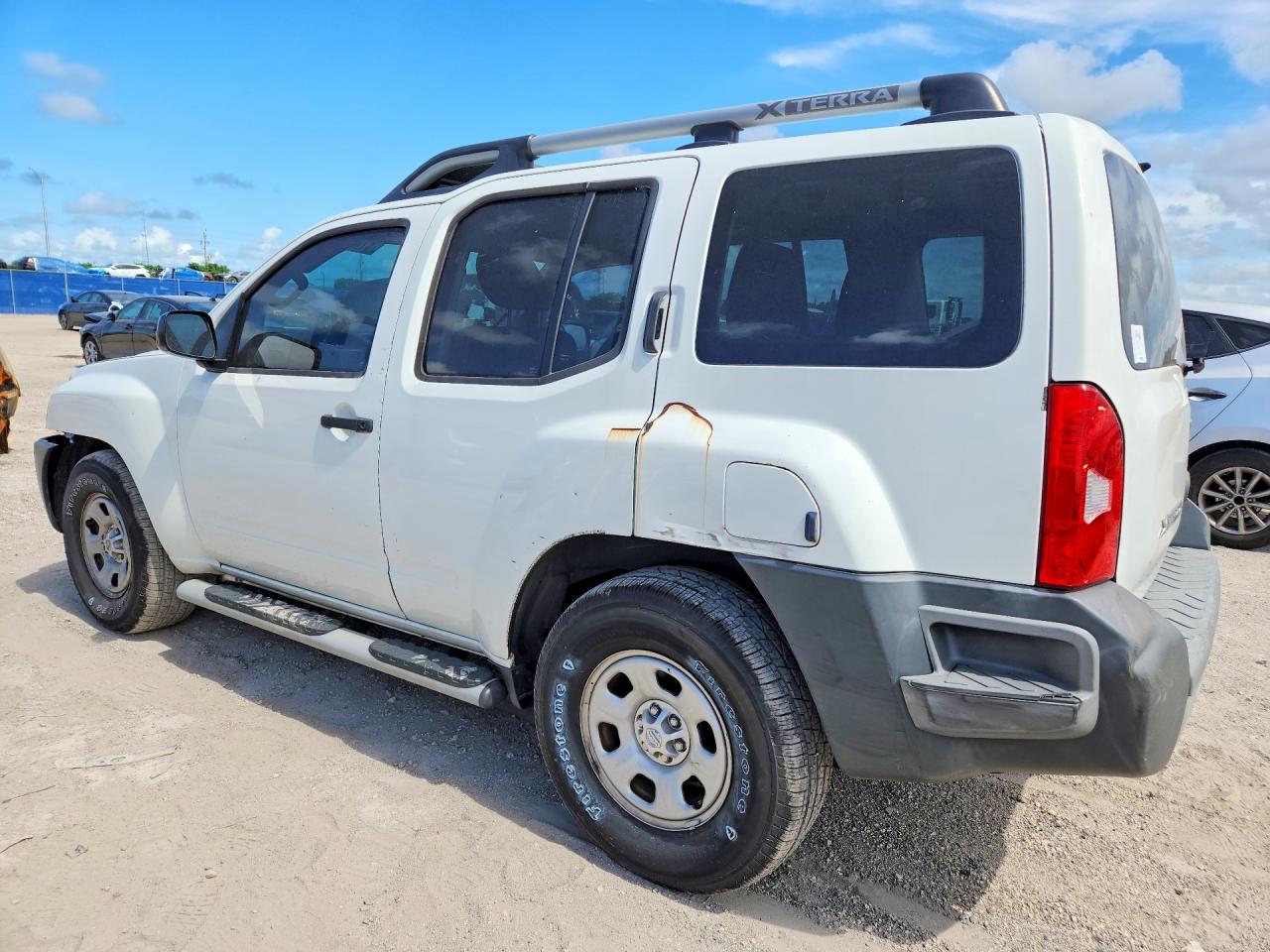 2013 Nissan Xterra X White vin: 5N1AN0NU0DN825638
