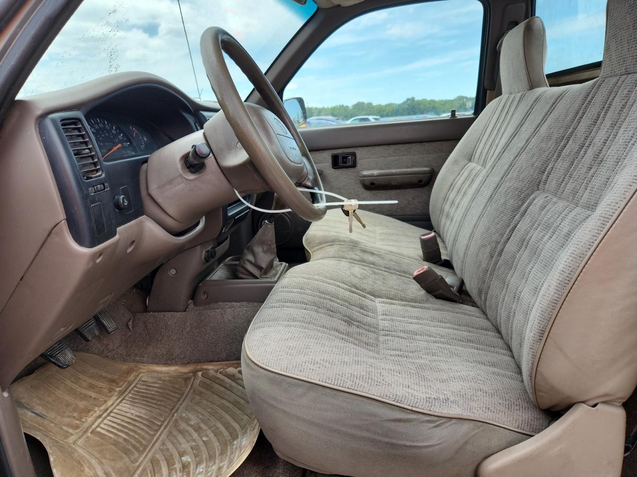 1998 Toyota Tacoma Base Gold vin: 4TANL42N3WZ090578
