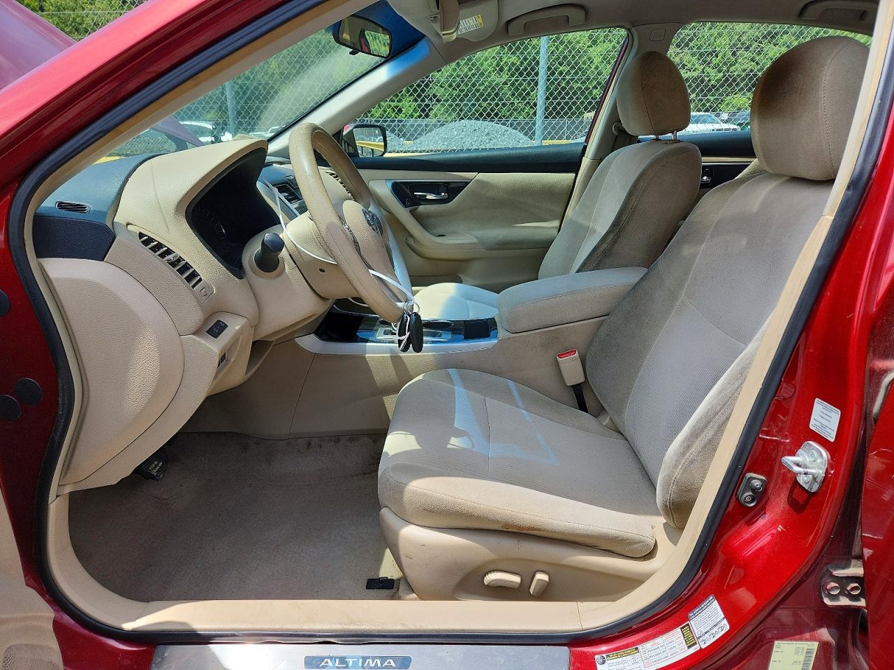 2013 Nissan Altima 2.5 Red vin: 1N4AL3AP5DC920273