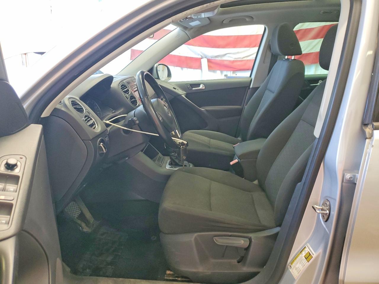 2013 Volkswagen Tiguan S Silver vin: WVGBV3AX2DW578185