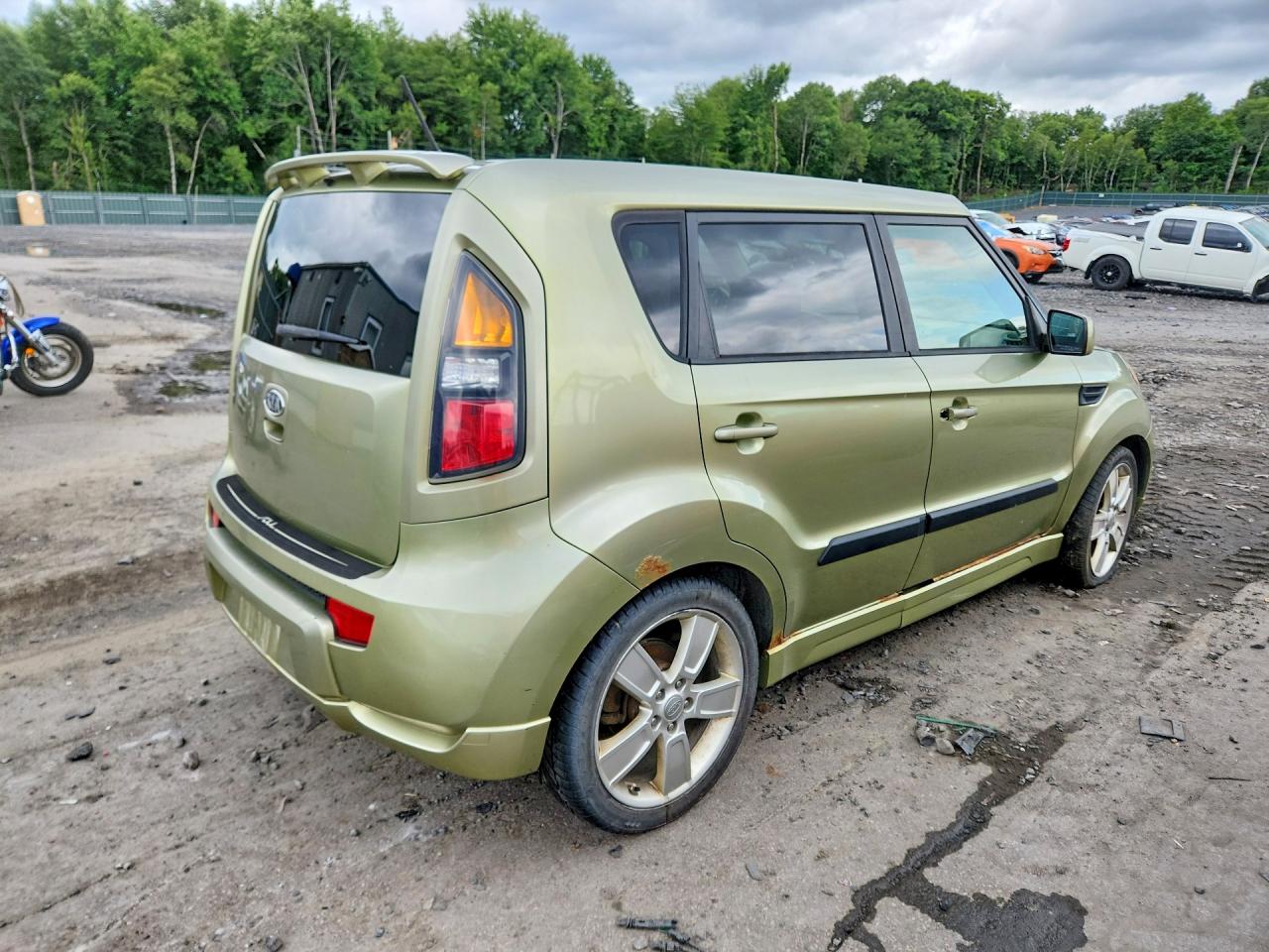 2011 Kia Soul ! Green vin: KNDJT2A22B7272485