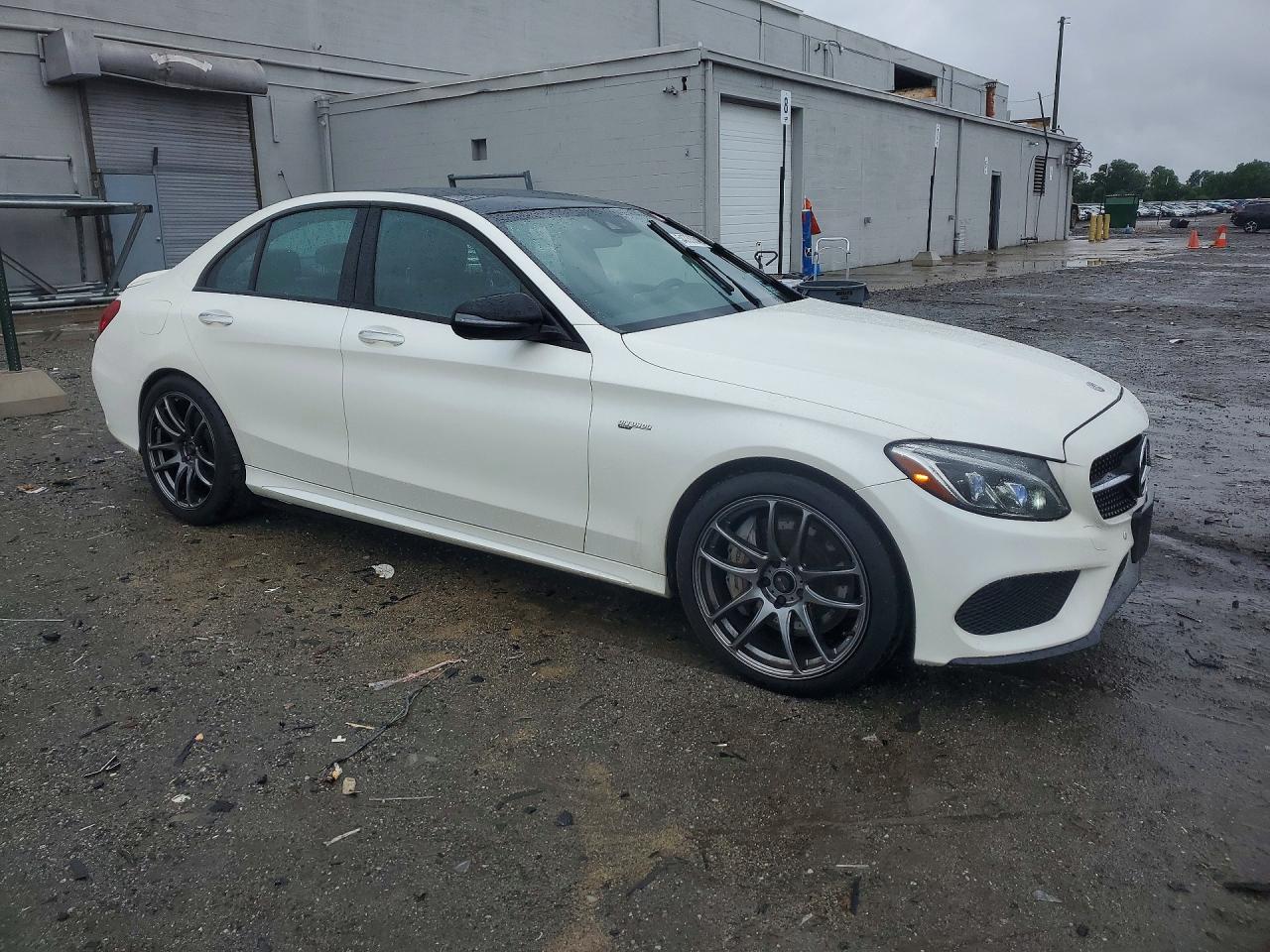 2018 Mercedes-benz C 43 4matic Amg White vin: 55SWF6EB4JU247044