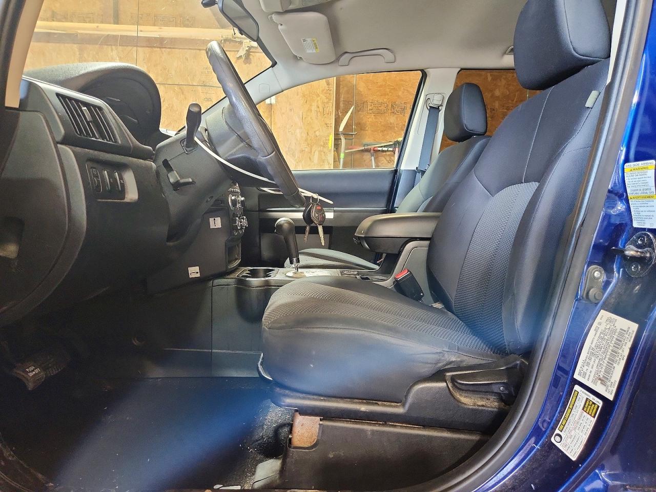 2010 Mitsubishi Uk Blue vin: 4A4JN2AS6AE002396
