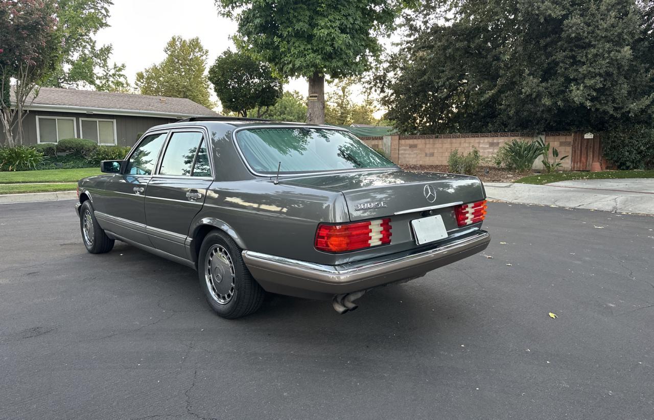 1989 Mercedes-benz 300 Se Коричневый vin: WDBCA24D2KA446391