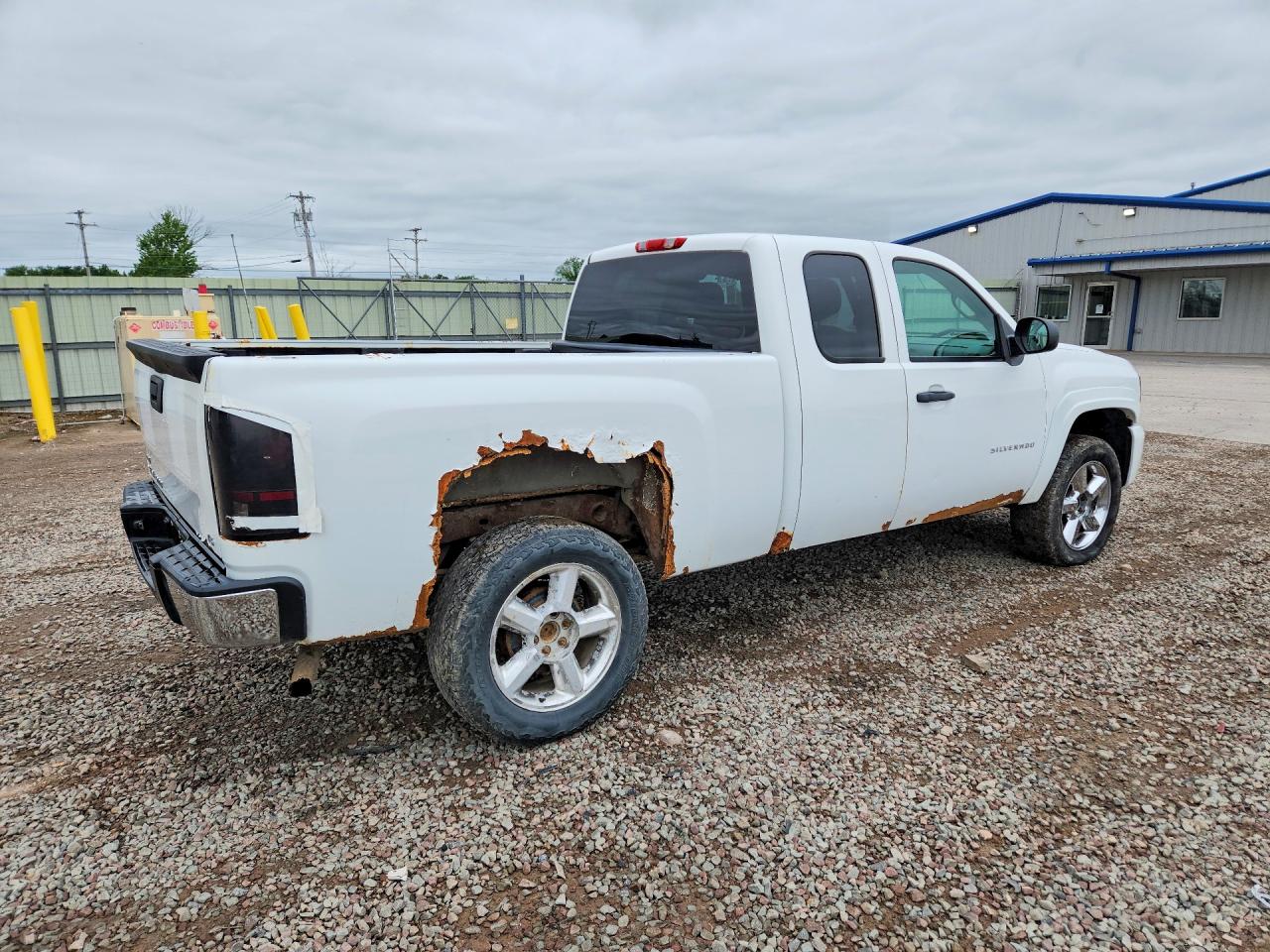 2011 Chevrolet Silverado K1500 Ls Белый vin: 1GCRKREA2BZ446172