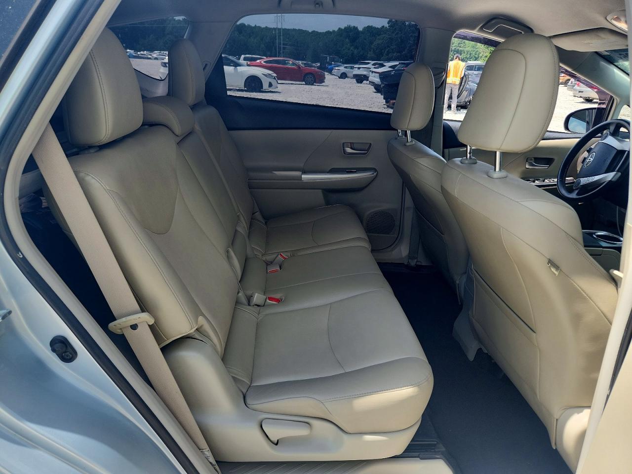 2013 Toyota Prius V Five Silver vin: JTDZN3EU9D3216620