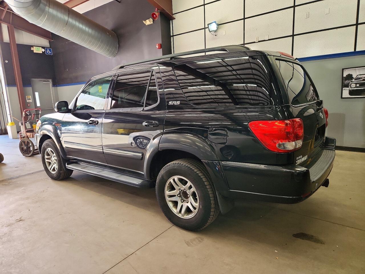 2005 Toyota Sequoia Sr5 Black vin: 5TDBT44A25S251648