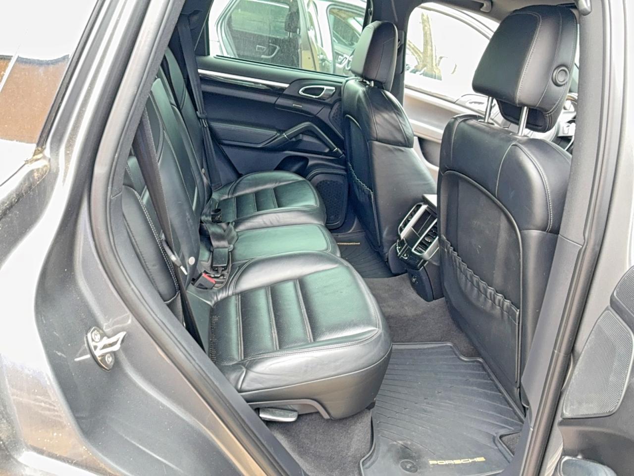 2013 Porsche Cayenne S Hybrid Gray vin: WP1AE2A29DLA14418