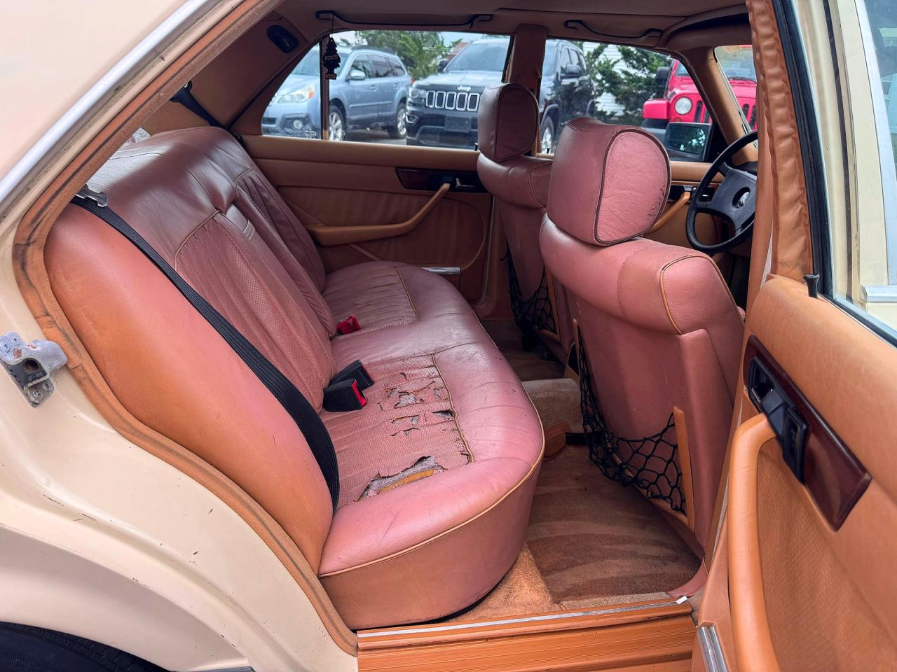1982 Mercedes-benz 300 Sd Yellow vin: WDBCB20A3CB024764