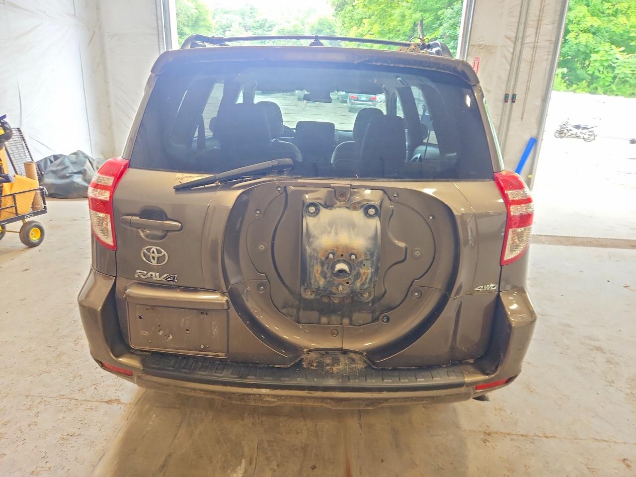 2011 Toyota Rav4 Base Tan vin: 2T3BF4DV0BW161760
