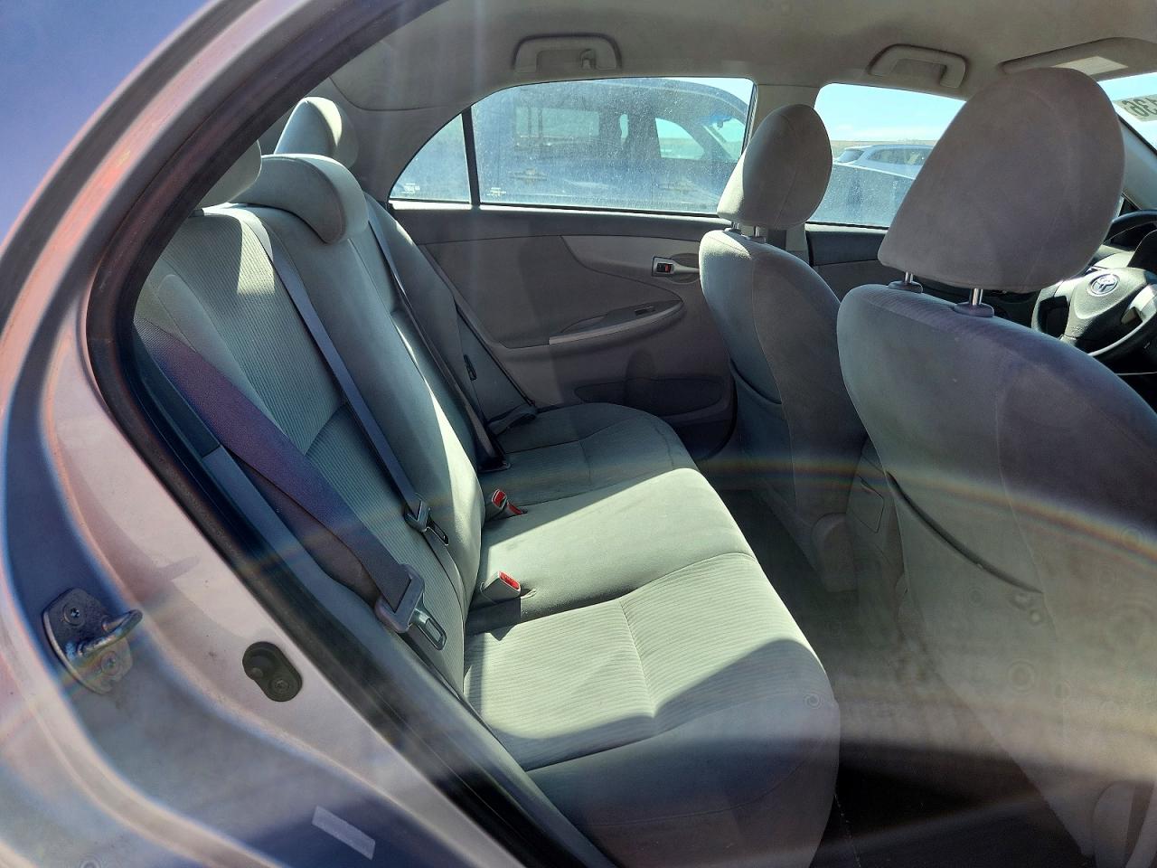 2010 Toyota Corolla Le Серебряный vin: 1NXBU4EE8AZ223840