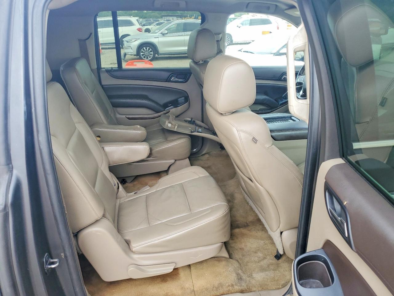 2015 Chevrolet Suburban C1500 Lt Черный vin: 1GNSCJKCXFR628365