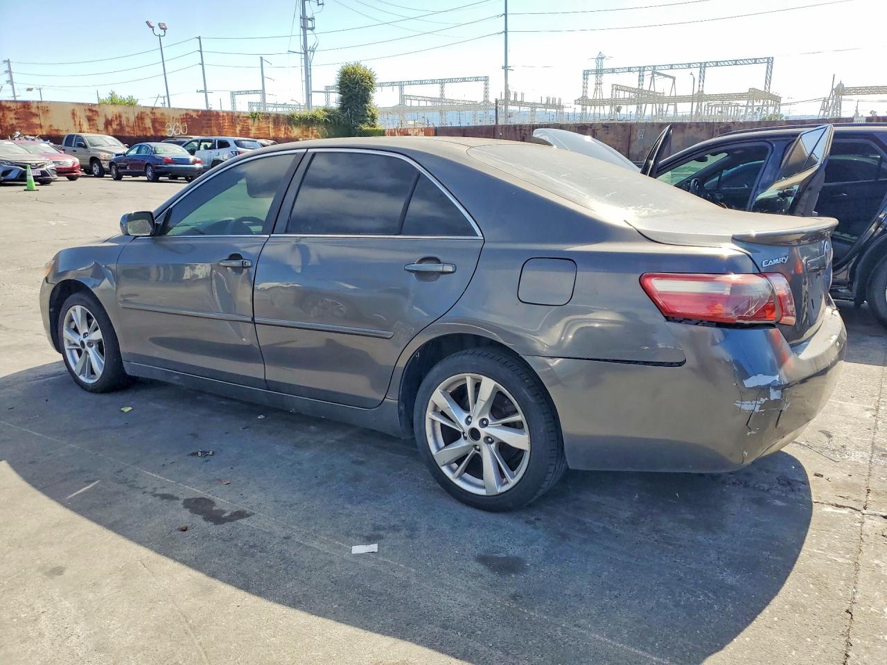 2007 Toyota Camry Le Gray vin: JTNBE46K973058168