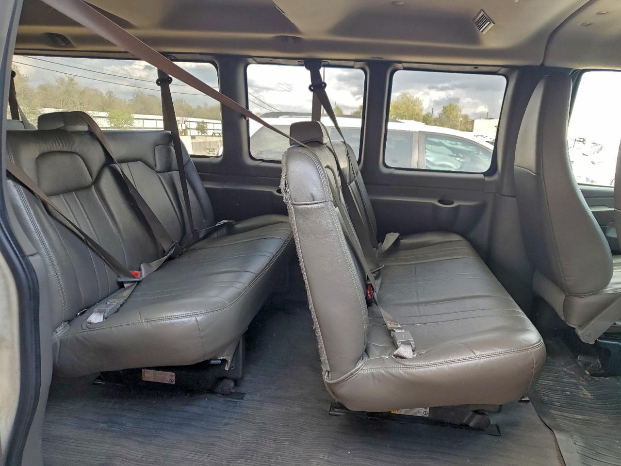 2010 Gmc Savana G3500 Ls Белый vin: 1GJ2GZDG1A1184224