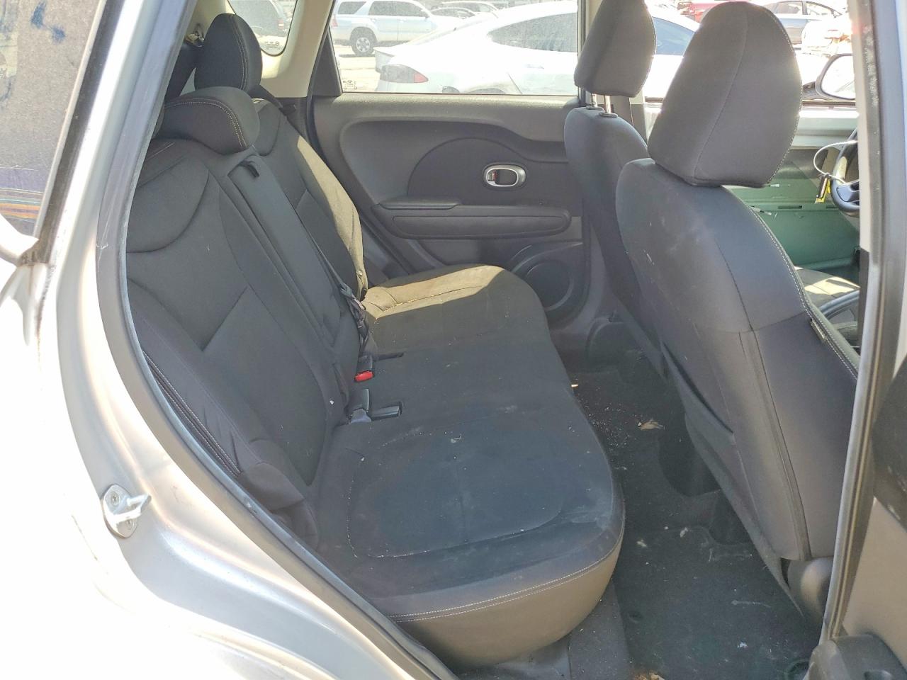 2014 Kia Soul Base Silver vin: KNDJN2A26E7706132