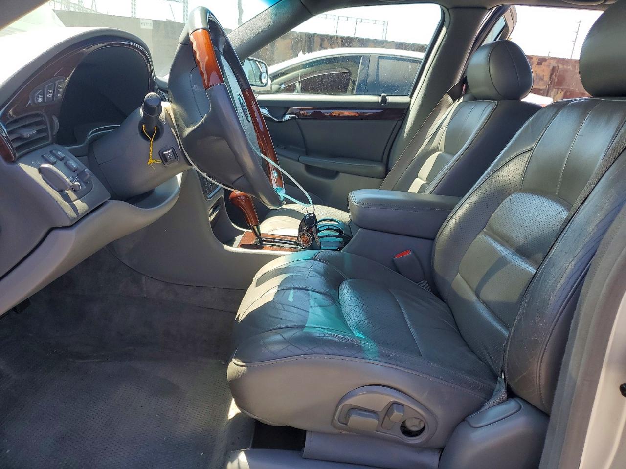 2002 Cadillac Deville Dts Silver vin: 1G6KF57972U103407