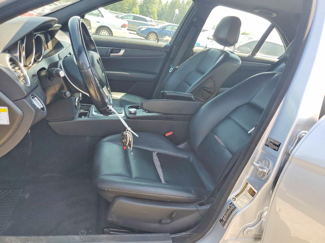 2013 Mercedes-benz C 250 Blue vin: WDDGF4HB5DA766208