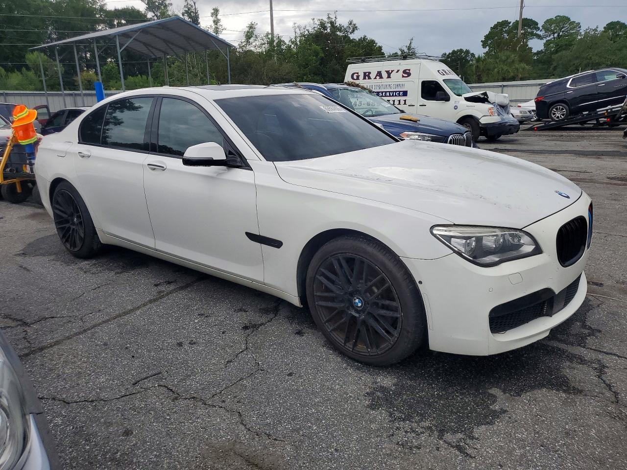 2015 Bmw 750 I Белый vin: WBAYA8C52FD825364