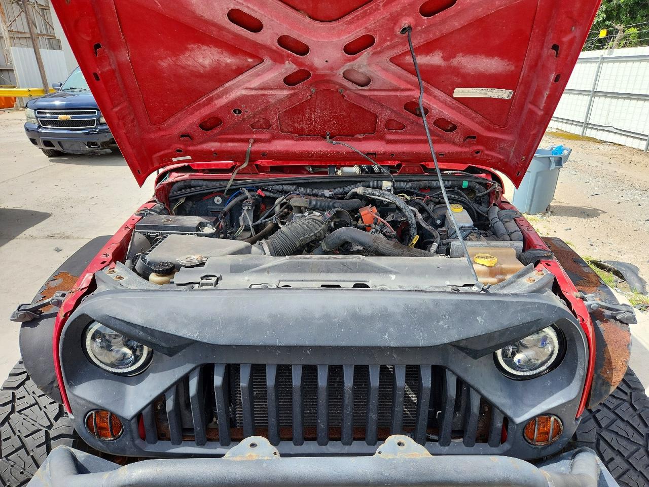 2008 Jeep Wrangler X Red vin: 1J4FA24158L624371