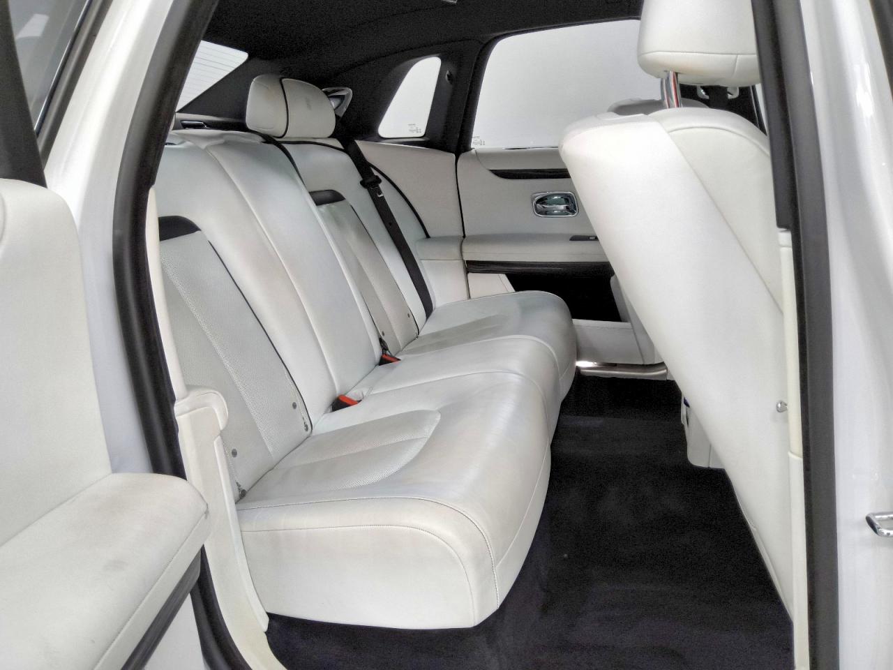 2021 Rolls-royce Ghost White vin: SCATV0C06MU204382