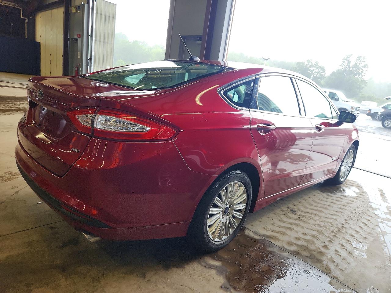 2014 Ford Fusion Se Phev Красный vin: 3FA6P0PU6ER216320