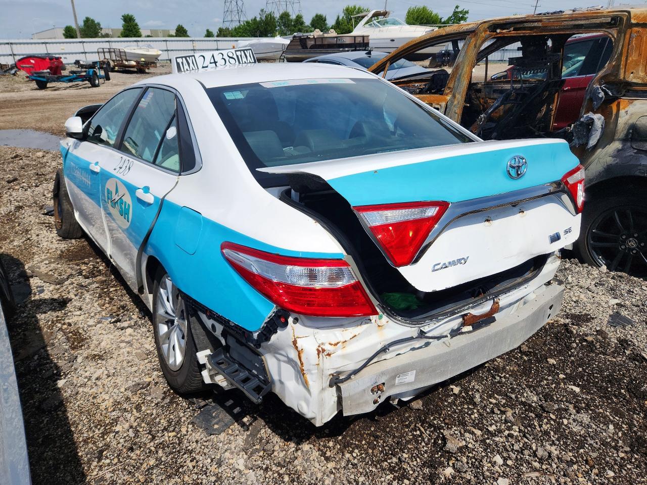 2016 Toyota Camry Hybrid Le Белый vin: 4T1BD1FKXGU185393