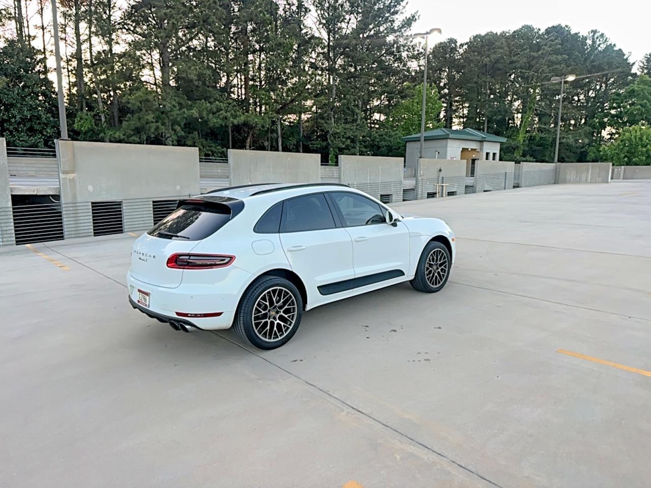 2015 Porsche Macan S White vin: WP1AB2A54FLB65950