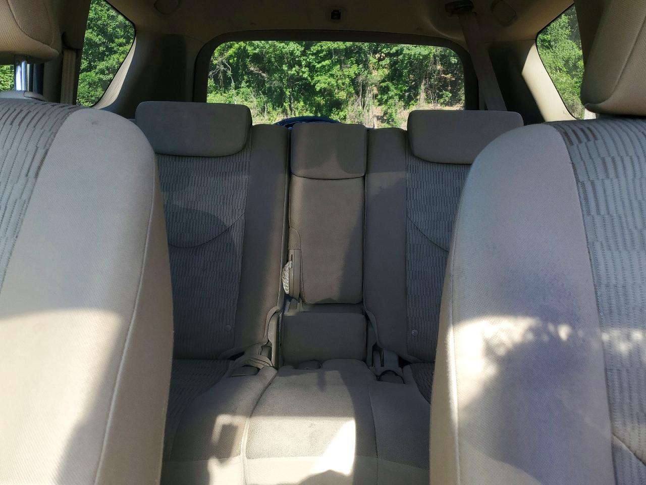 2009 Toyota Rav4 Base White vin: 2T3ZF33VX9W010333