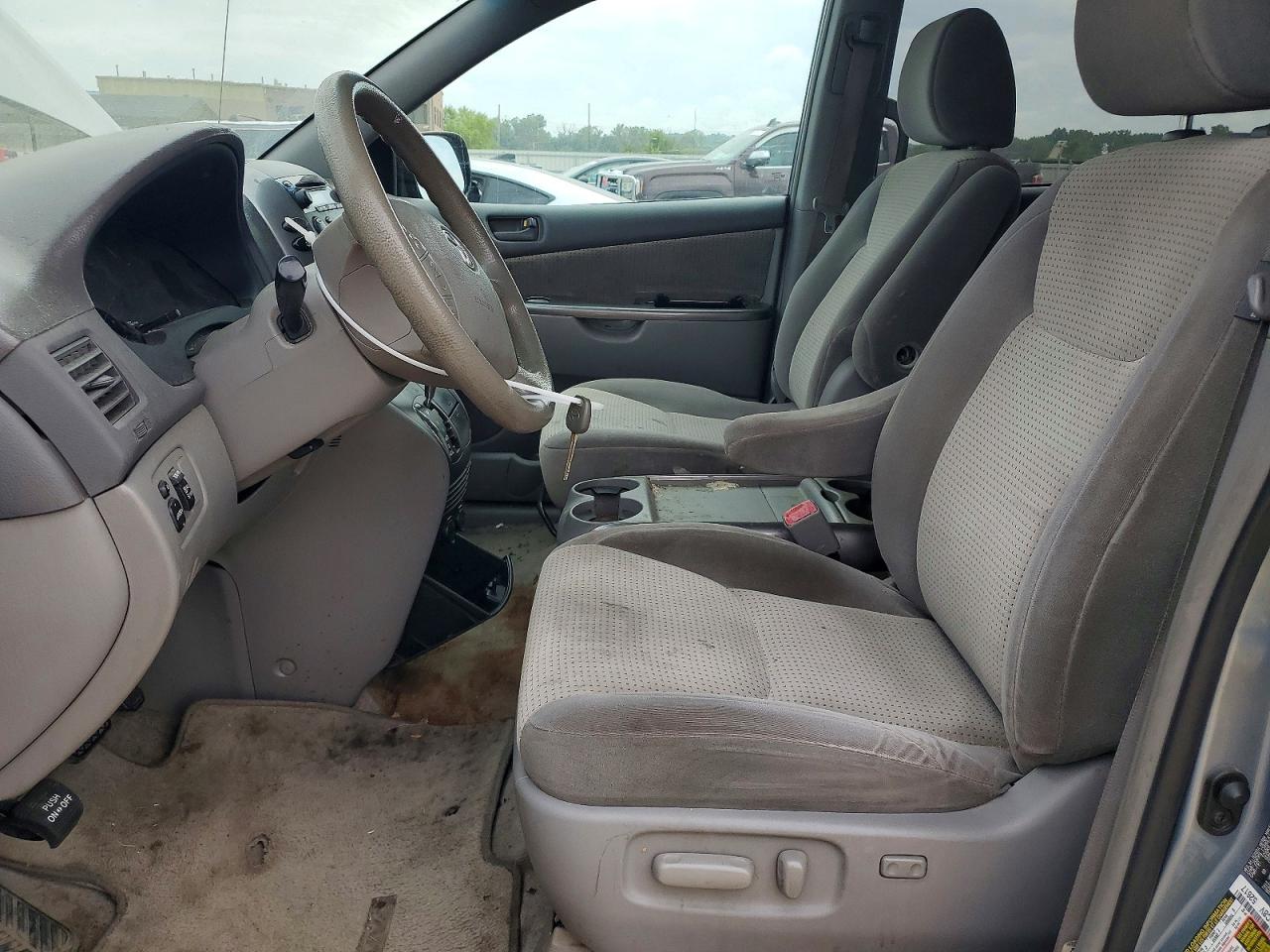2010 Toyota Sienna Le 8-passenger Синий vin: 5TDKK4CC0AS305044