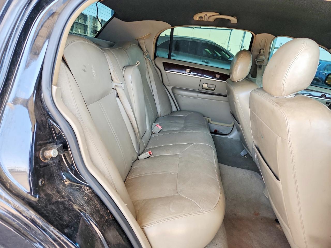 2008 Lincoln Town Car Signature Limited Black vin: 2LNHM82V98X639453