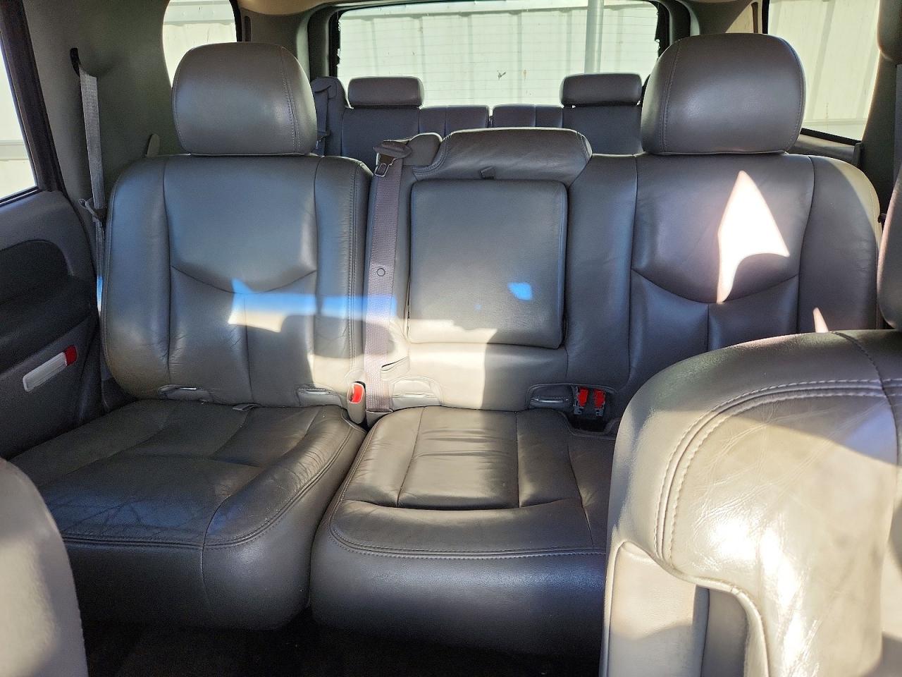 2003 Chevrolet Tahoe K1500 Gray vin: 1GNEK13T93R174233