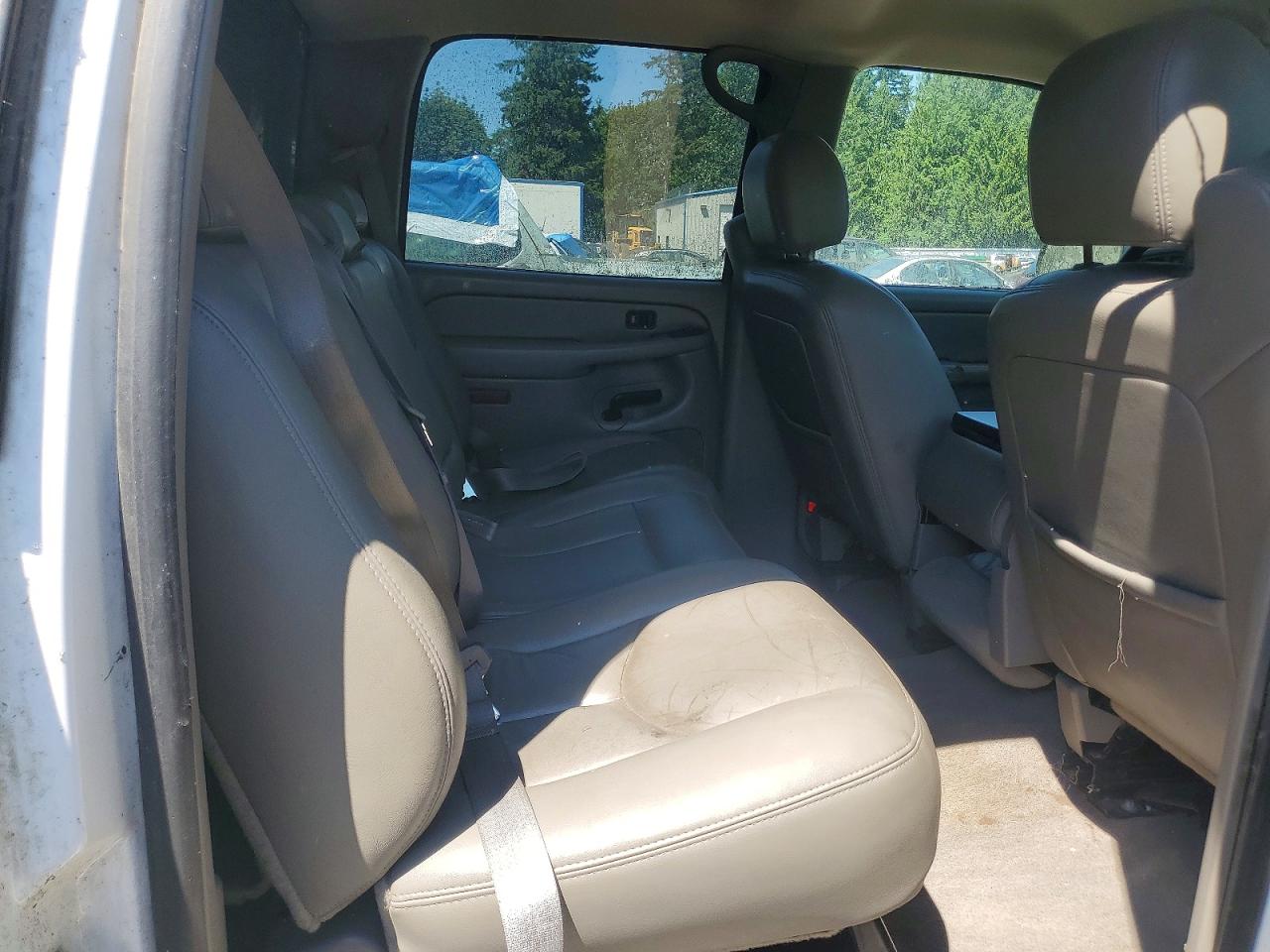 2004 Gmc Sierra K2500 Heavy Duty White vin: 1GTHK23U84F259216