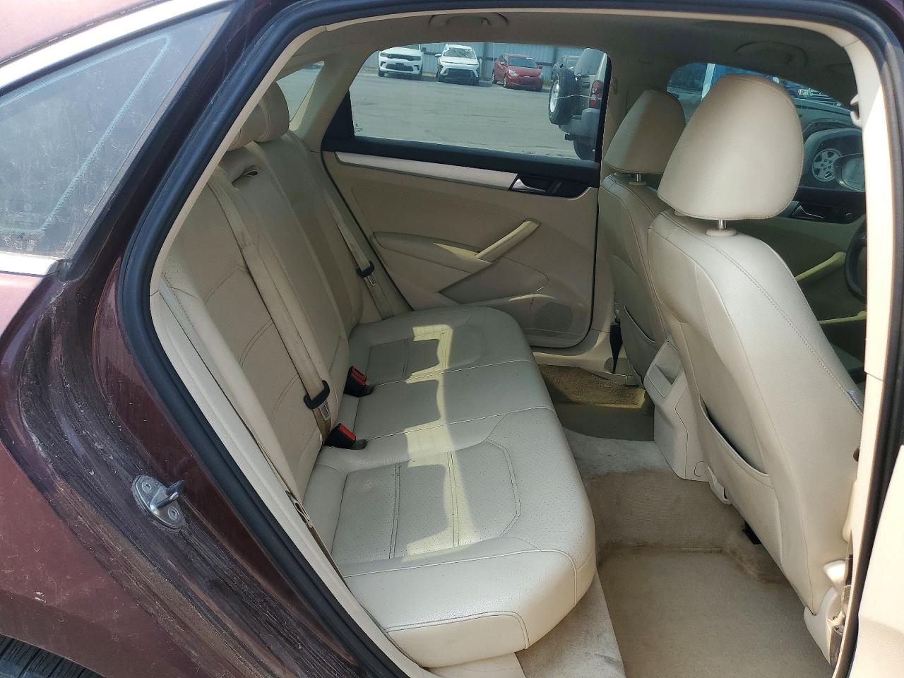 2012 Volkswagen Passat Se Burgundy vin: 1VWBN7A35CC010423