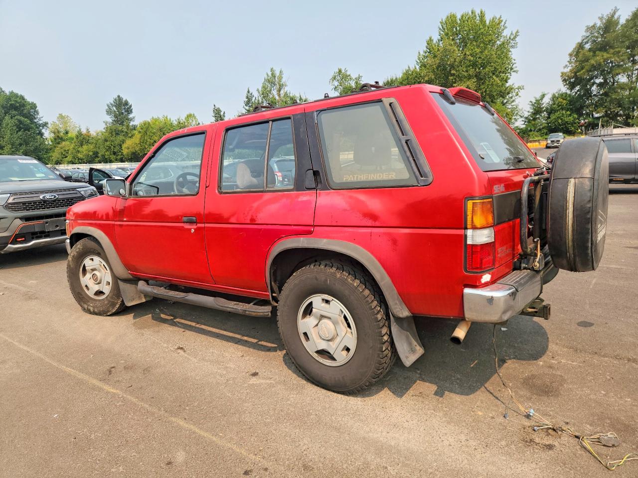 1993 Nissan Pathfinder Xe Red vin: JN8HD17Y5PW302260