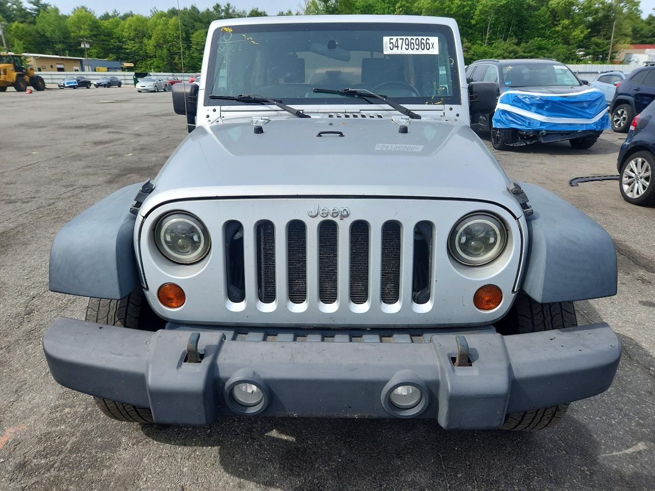 2010 Jeep Wrangler Unlimited Sport Silver vin: 1J4HA3H14AL224672