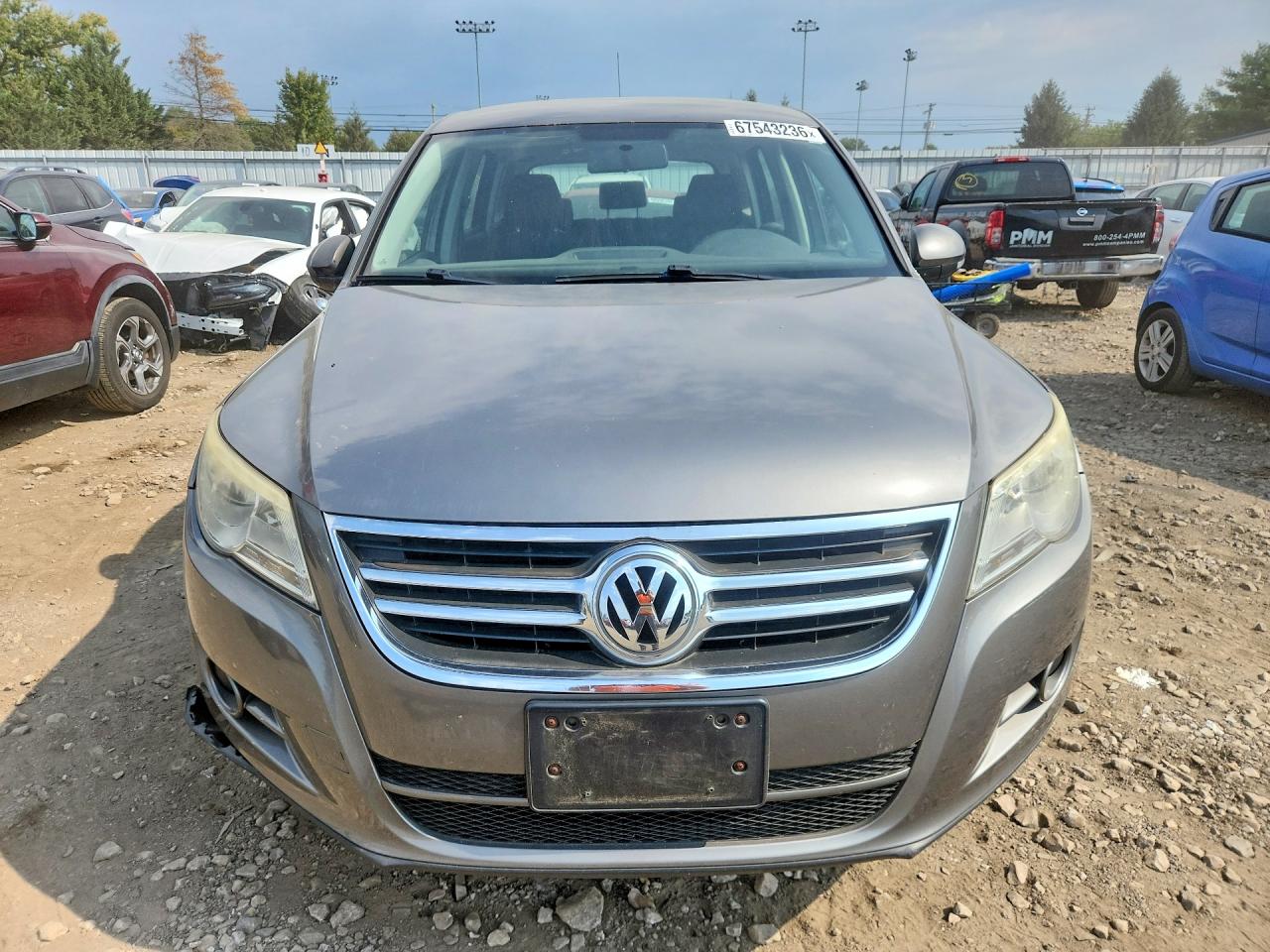 2010 Volkswagen Tiguan S Серебряный vin: WVGAV7AX6AW511832