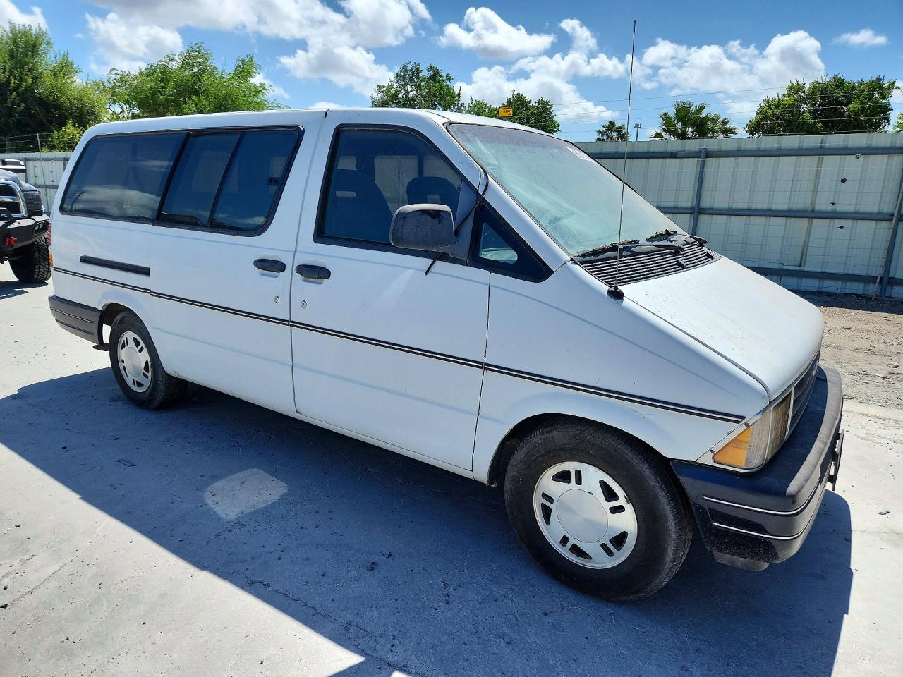 1993 Ford Aerostar White vin: 1FMDA31X9PZC55940