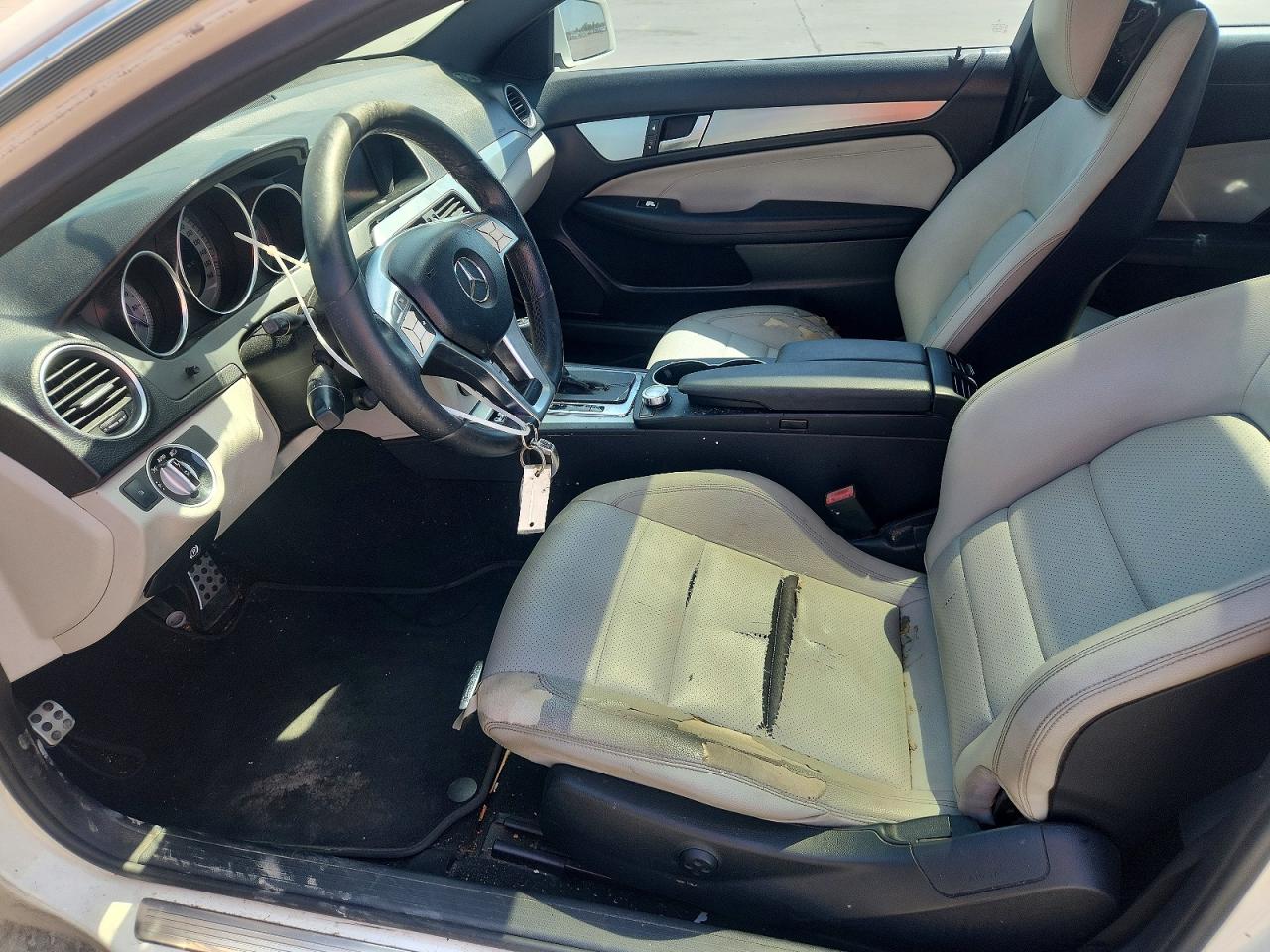 2012 Mercedes-benz C 250 White vin: WDDGJ4HB1CF752757