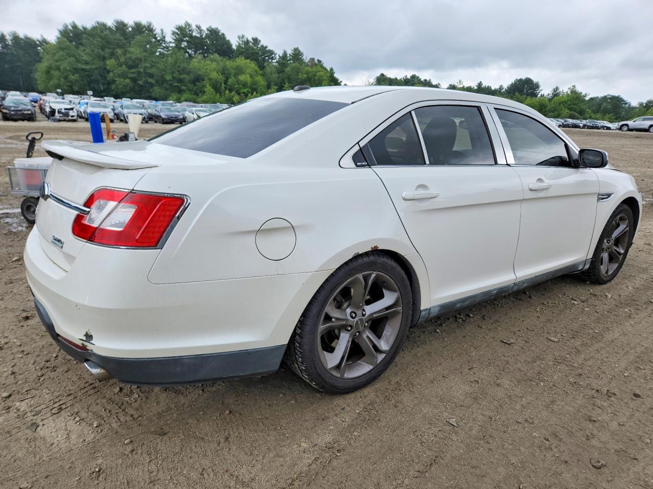2010 Ford Taurus Sho White vin: 1FAHP2KT9AG117365