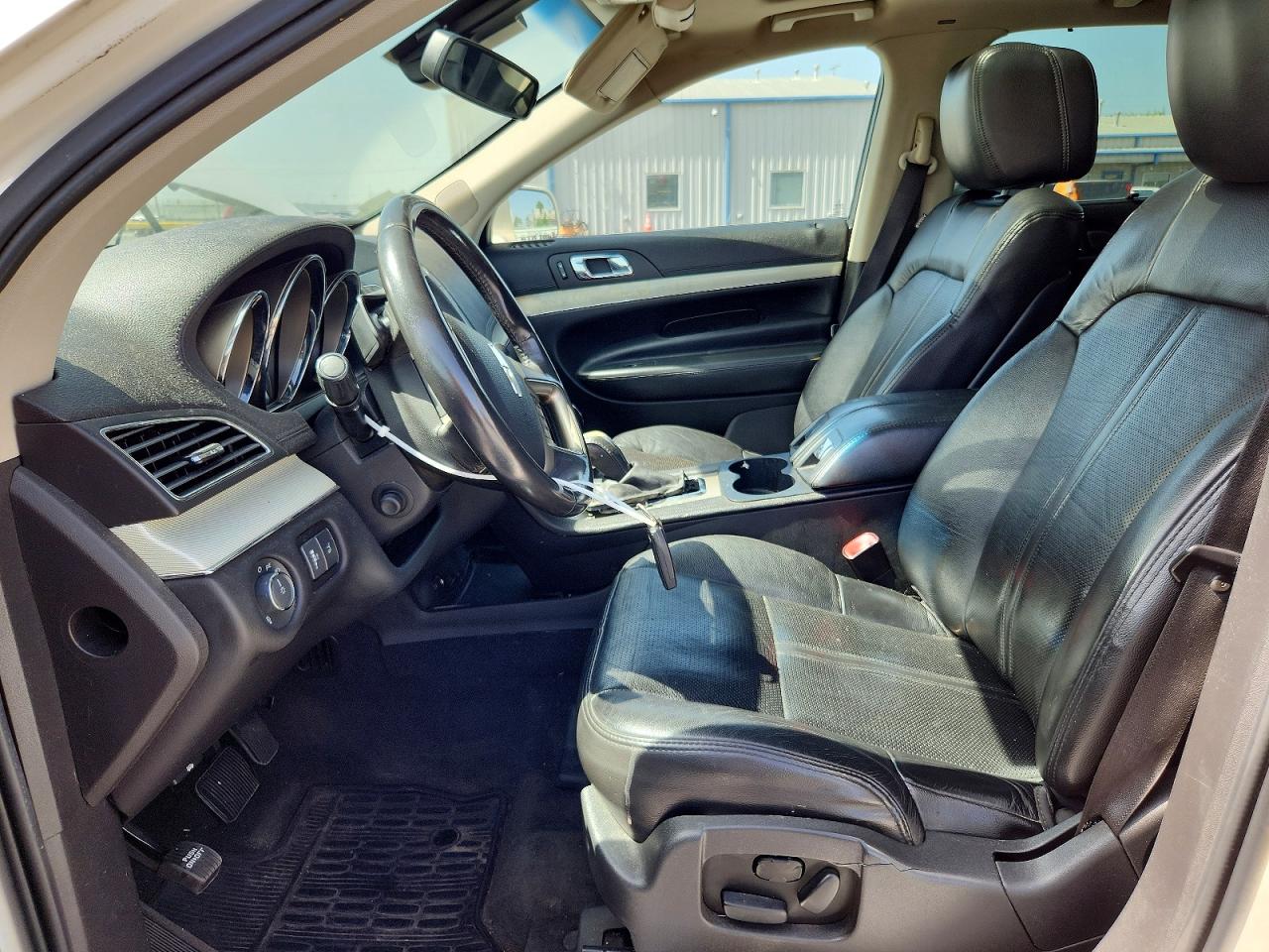 2012 Lincoln Mkt White vin: 2LMHJ5AT4CBL51745