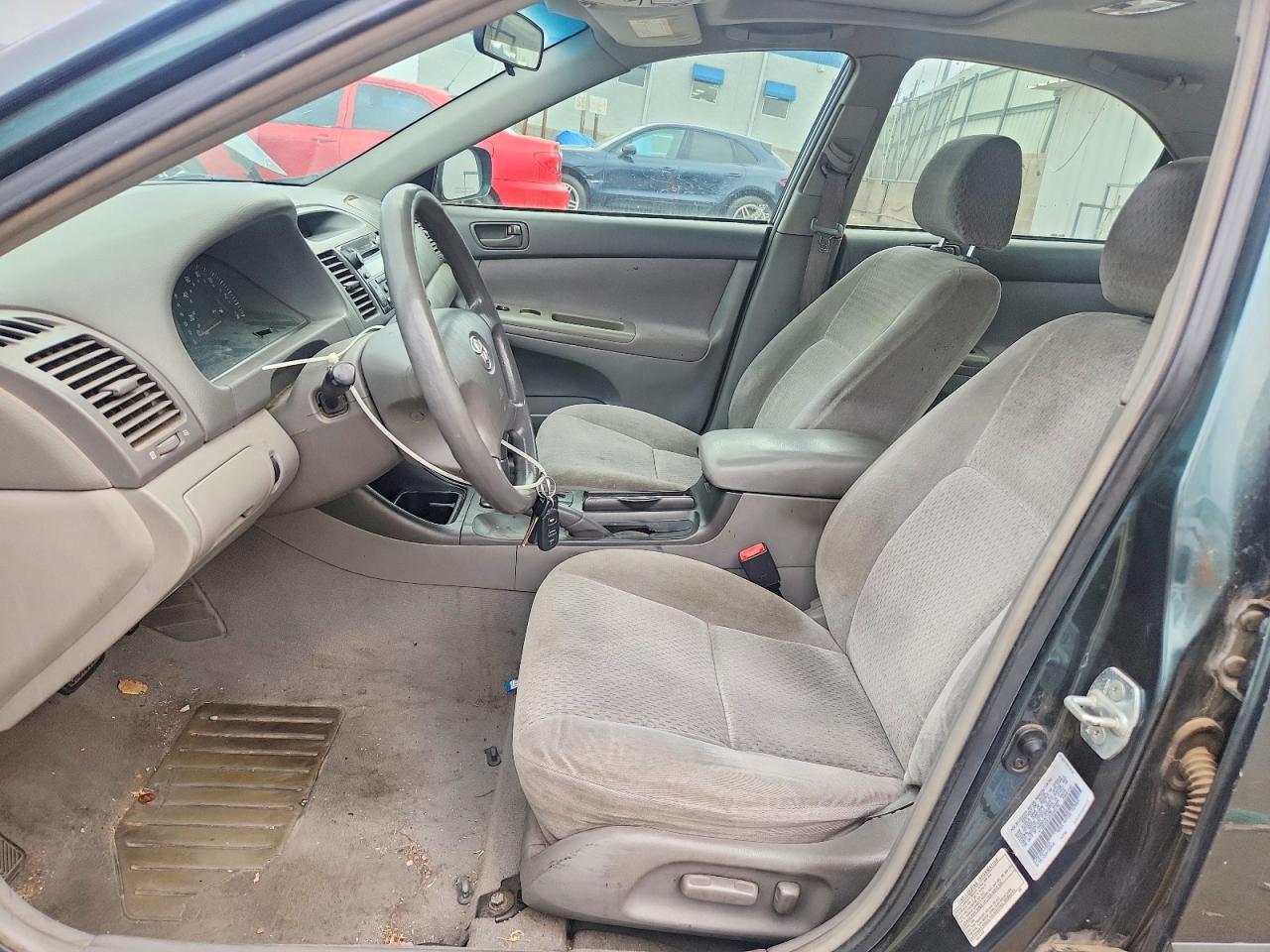 2002 Toyota Camry Le Green vin: 4T1BE32K12U546176