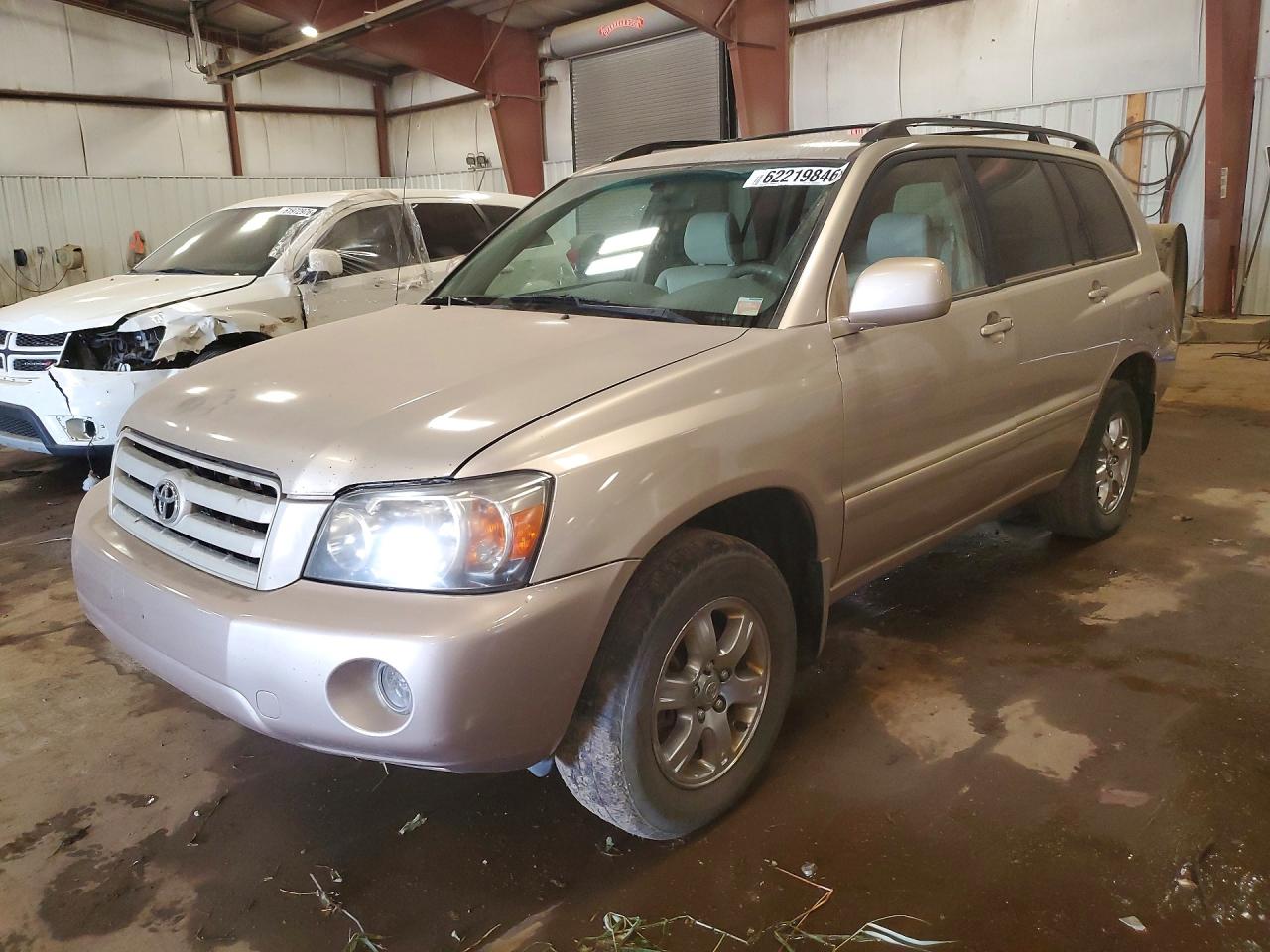 2006 Toyota Highlander Base Желто-коричневый vin: JTEEP21A160136856