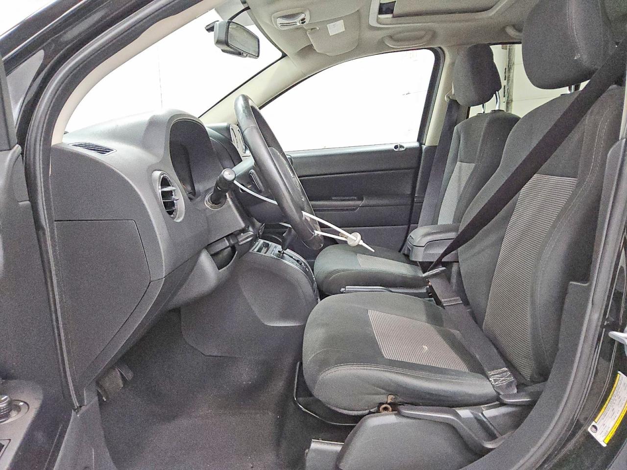 2012 Jeep Compass Latitude Черный vin: 1C4NJDEB0CD621546