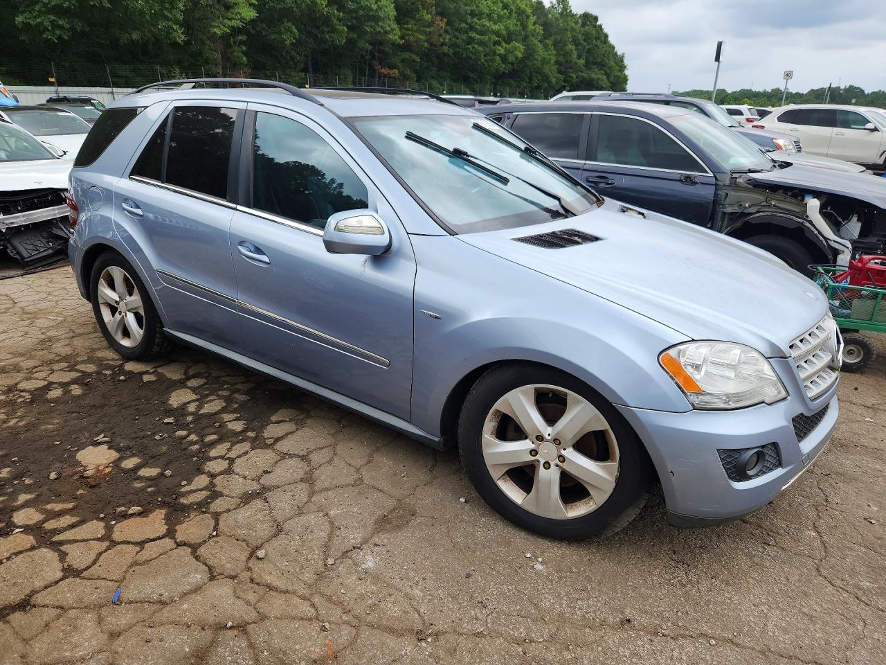2009 Mercedes-benz Ml Blue vin: 4JGBB25E99A471585