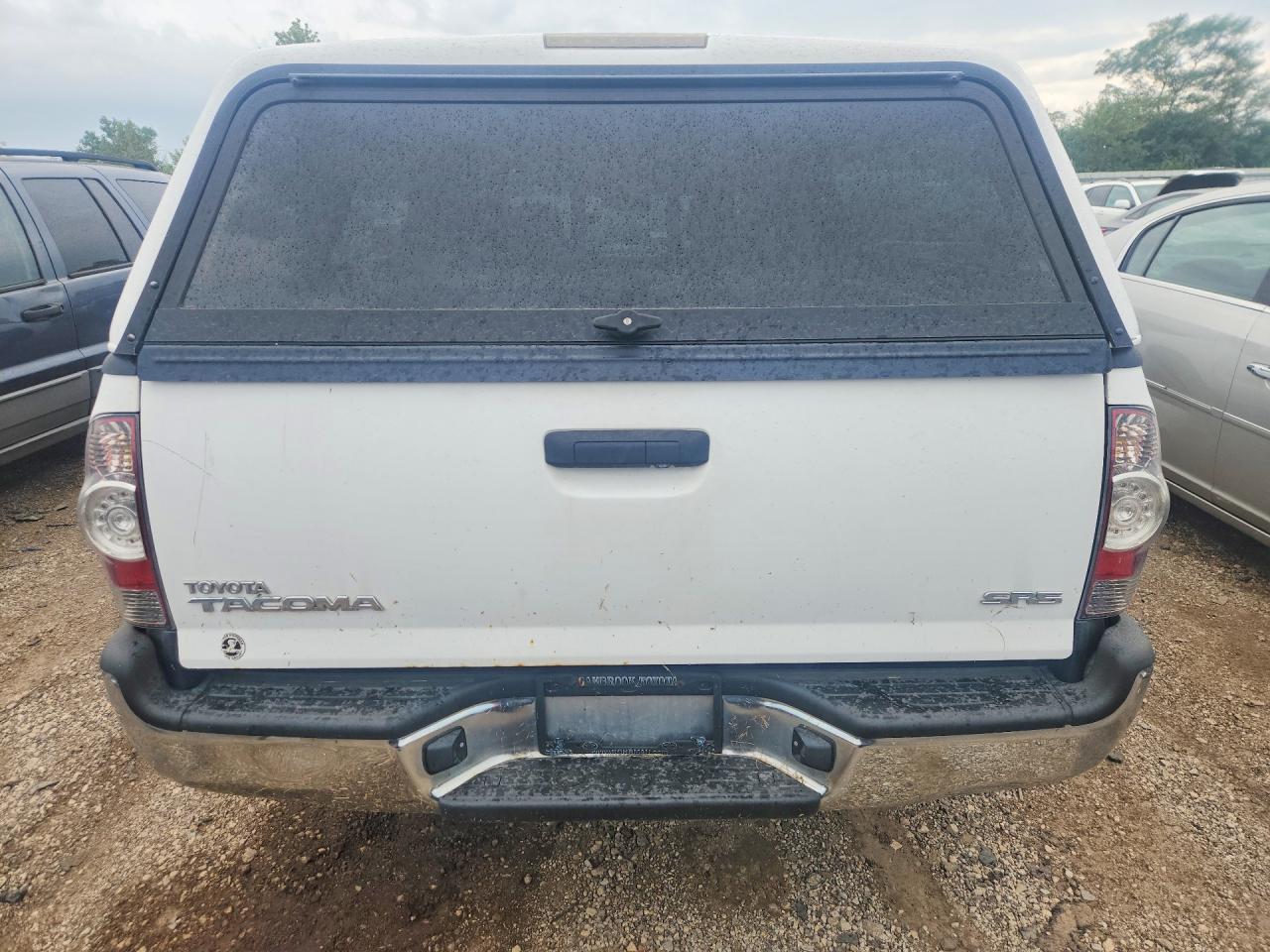 2010 Toyota Tacoma Base White vin: 5TETX4CN3AZ699911