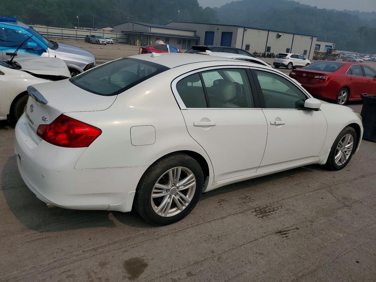 2011 Infiniti G37 Sedan X White vin: JN1CV6ARXBM351320