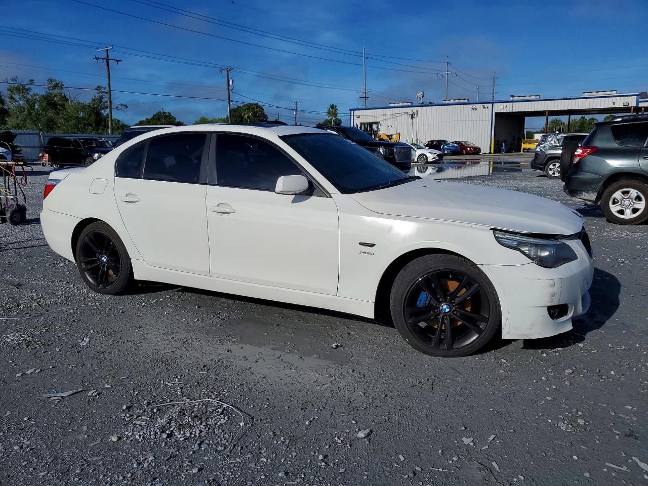 2010 Bmw 528 Xi White vin: WBANV1C50AC156847
