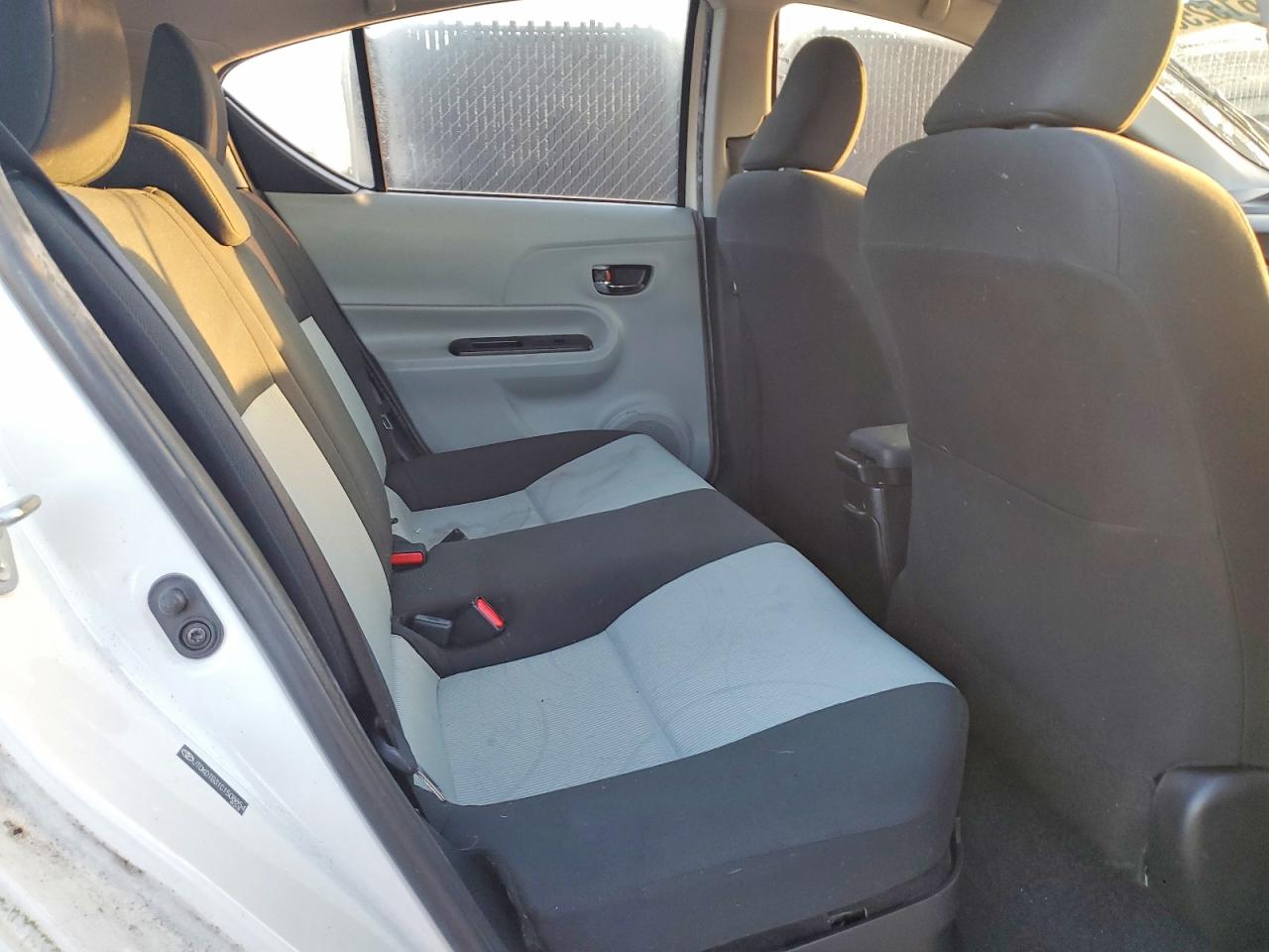 2012 Toyota Prius C Three White vin: JTDKDTB31C1508854