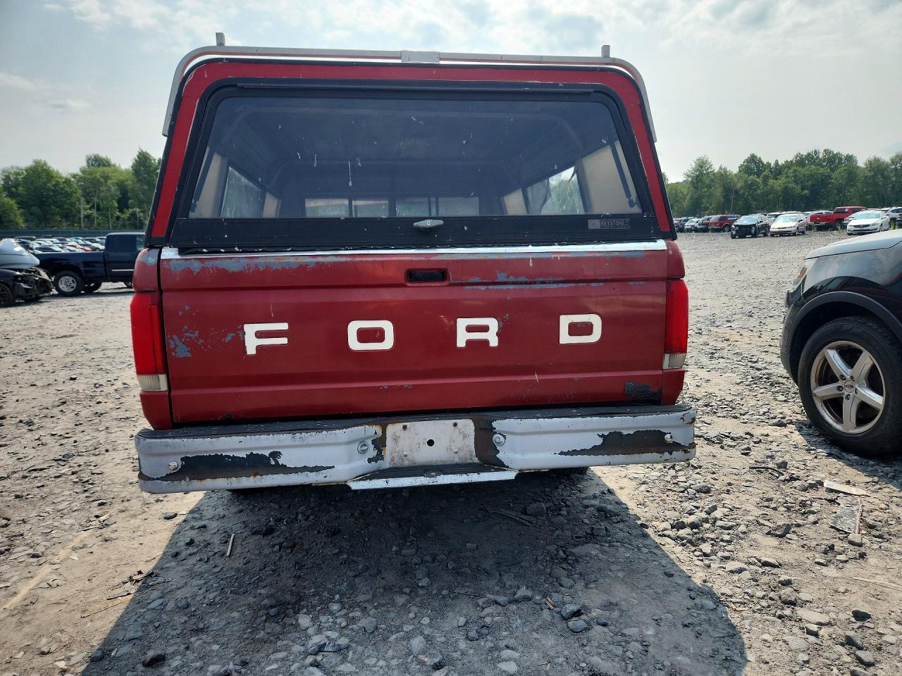 1988 Ford F150 Red vin: 1FTEF15Y3JNB74481