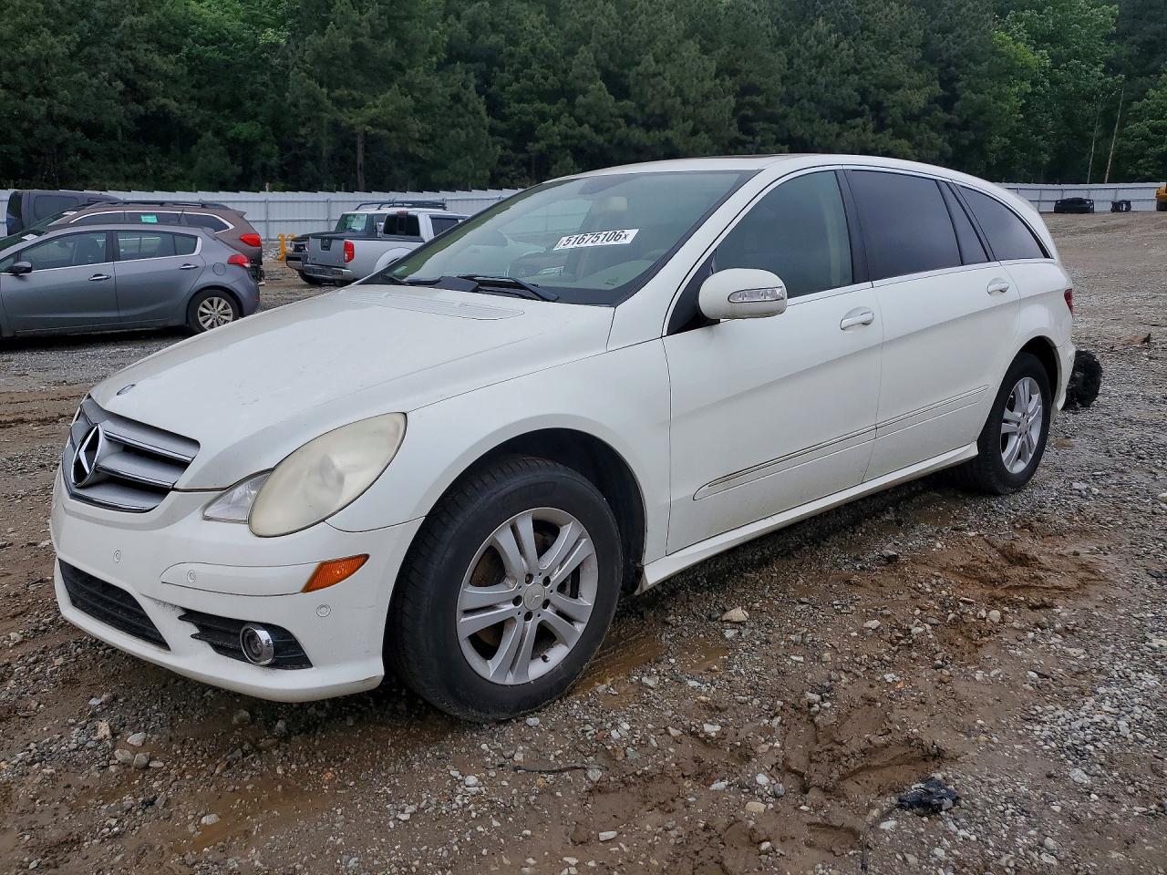 2008 Mercedes Benz R 350 White vin: 4JGCB56E88A081760